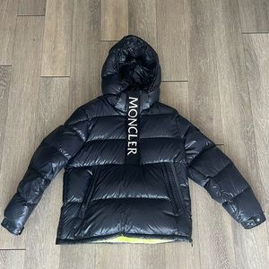 Moncler Puffer Jacket Detachable Hoodie.